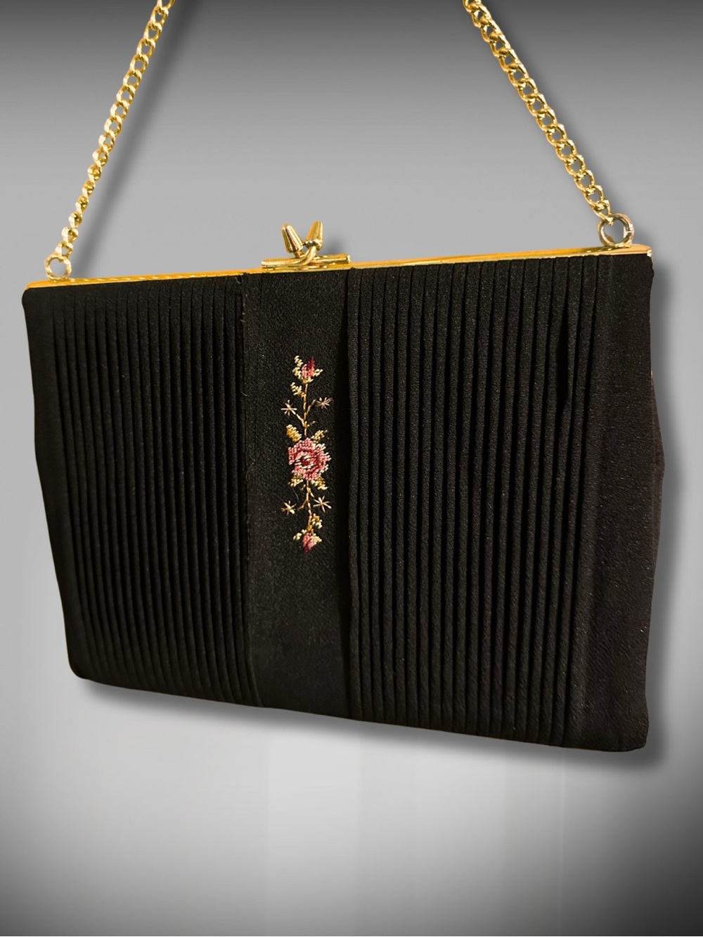 Elegant Vintage Black Embroidered Clutch with Gold Frame - Picture 2 of 9